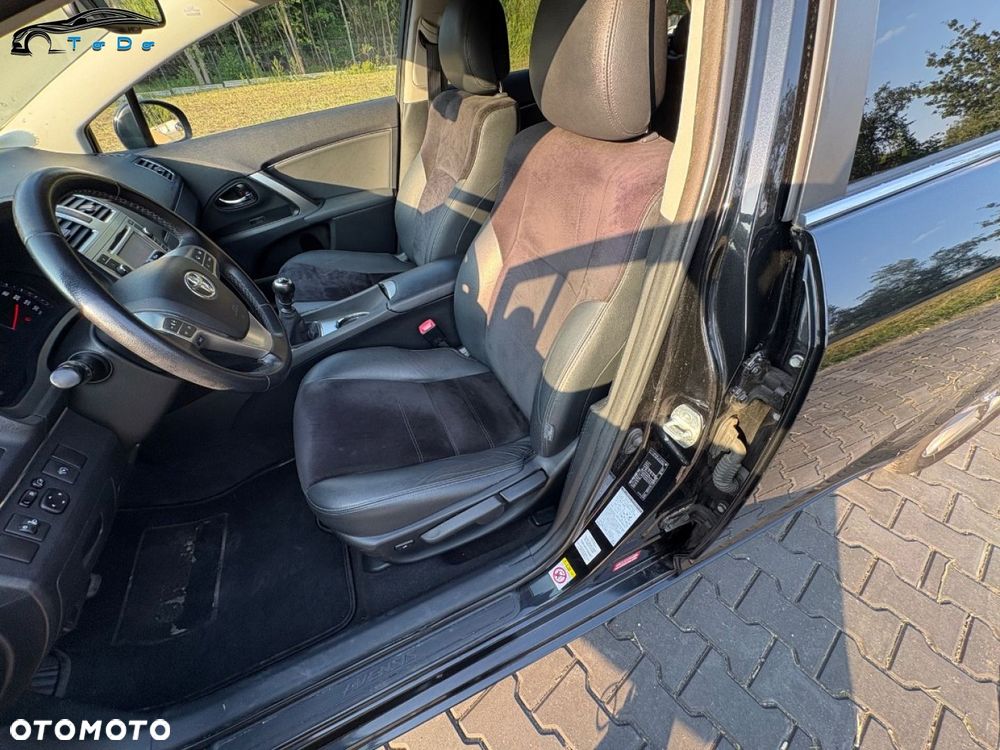 Toyota Avensis Touring Sports 1.8 Executive - 17