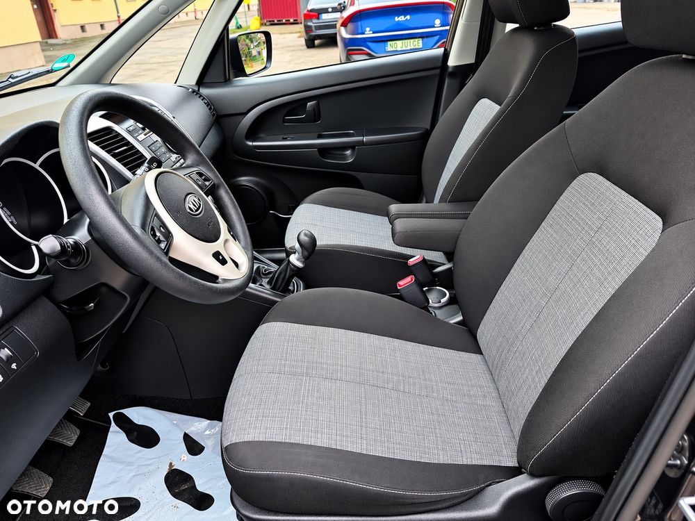 Kia Venga - 14