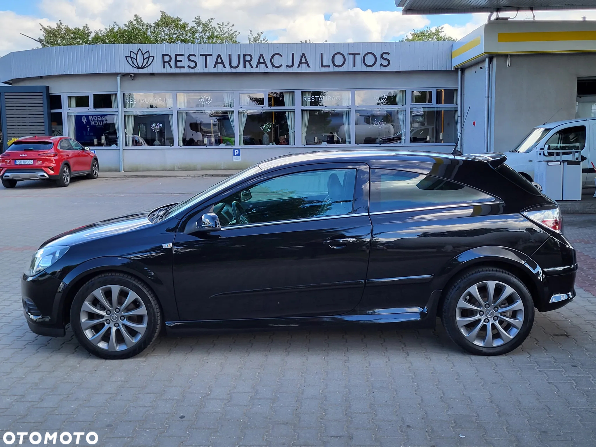 Opel Astra GTC 1.6 Cosmo - 12