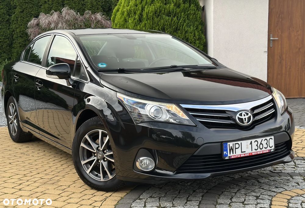 Toyota Avensis 2012 photo 2