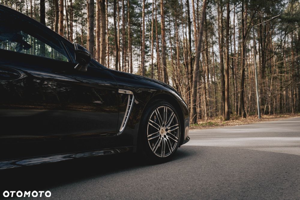Porsche Panamera 4S - 6