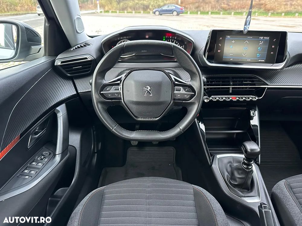Peugeot 2008 1.2 L PureTech STT Allure - 19