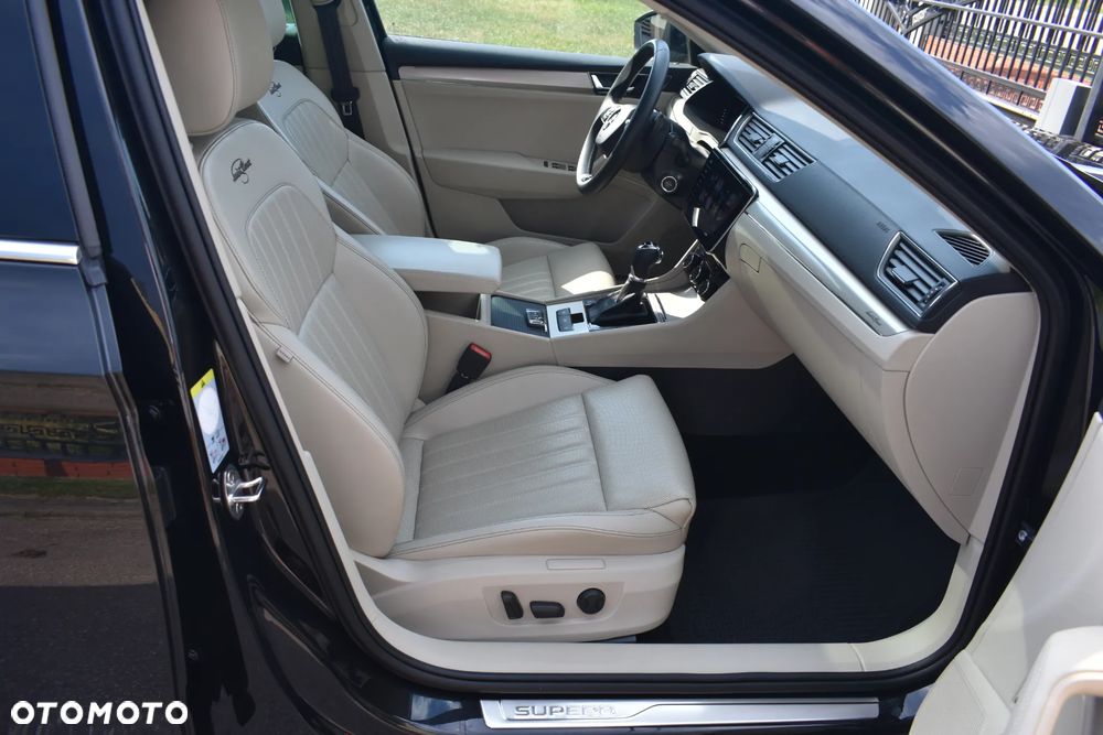 Skoda Superb 2.0 TDI SCR 4x4 L&K DSG - 36