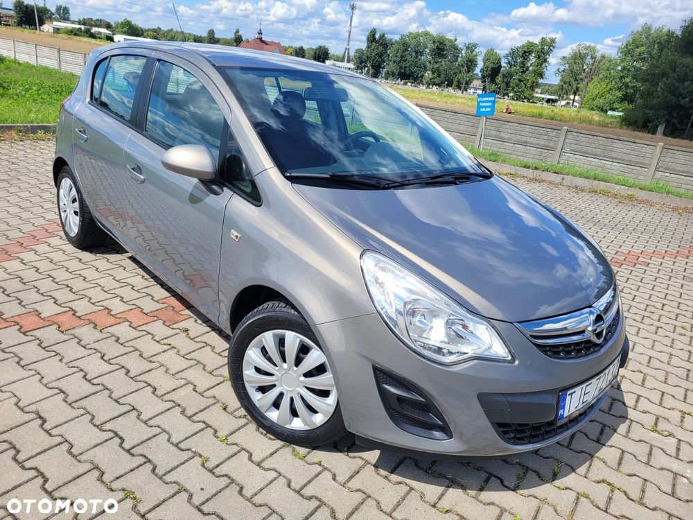 Opel Corsa 1.2 16V Cosmo - 4
