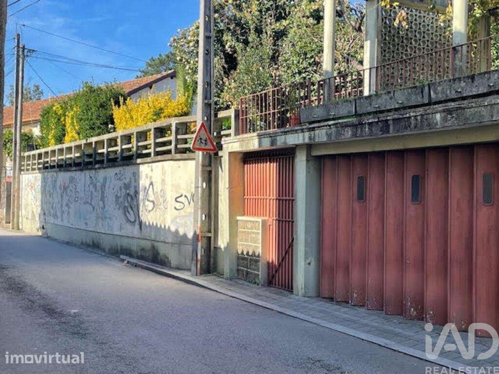 Casa / Villa T5 em Baguim do Monte (Rio Tinto) de 298,00 m2 - Grande imagem: 2/22
