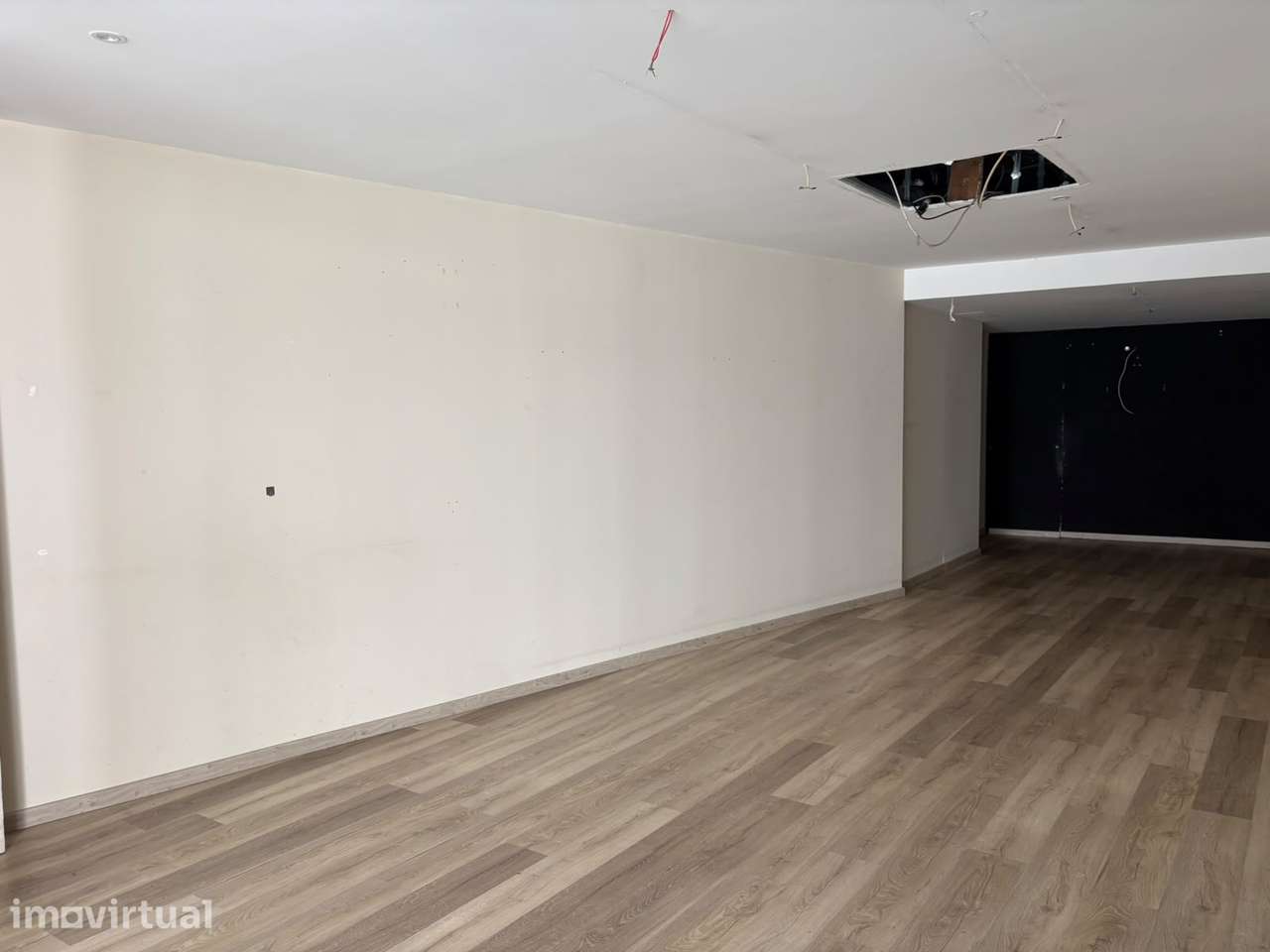 Imóvel comercial no rés do chão em Abrantes - Grande imagem: 2/7