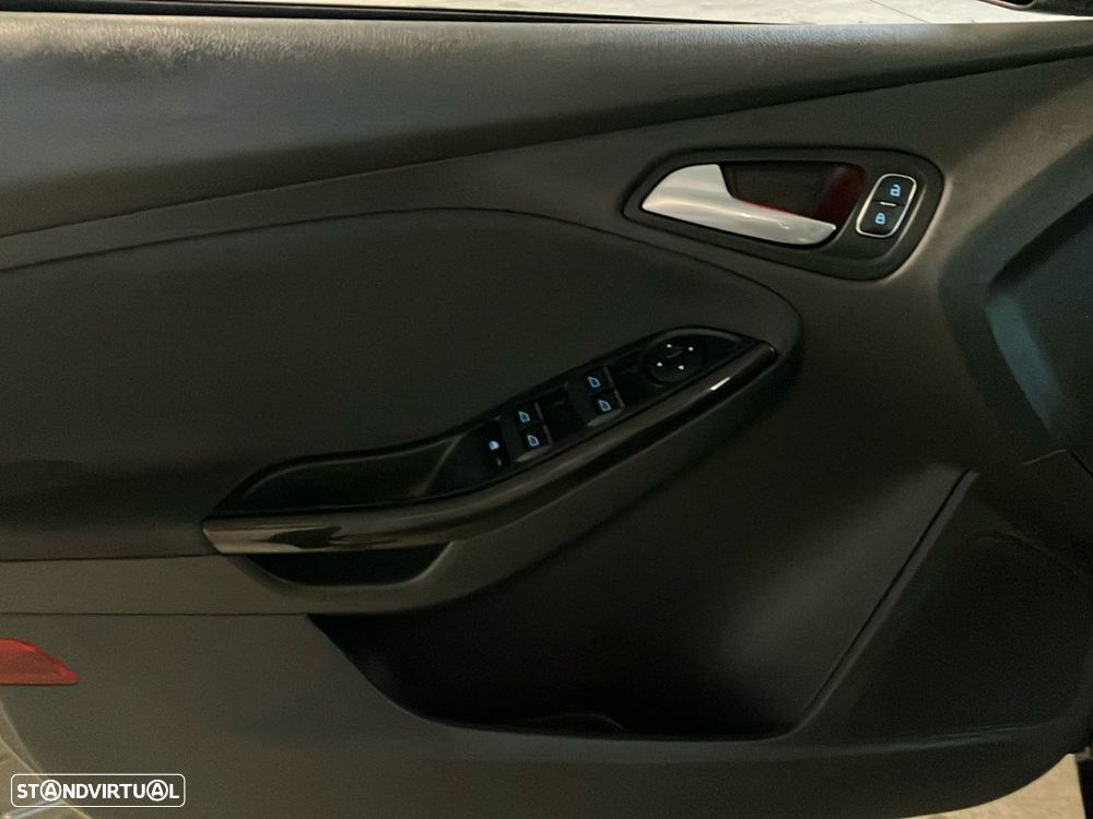 Ford Focus 1.0 EcoBoost Titanium - 21