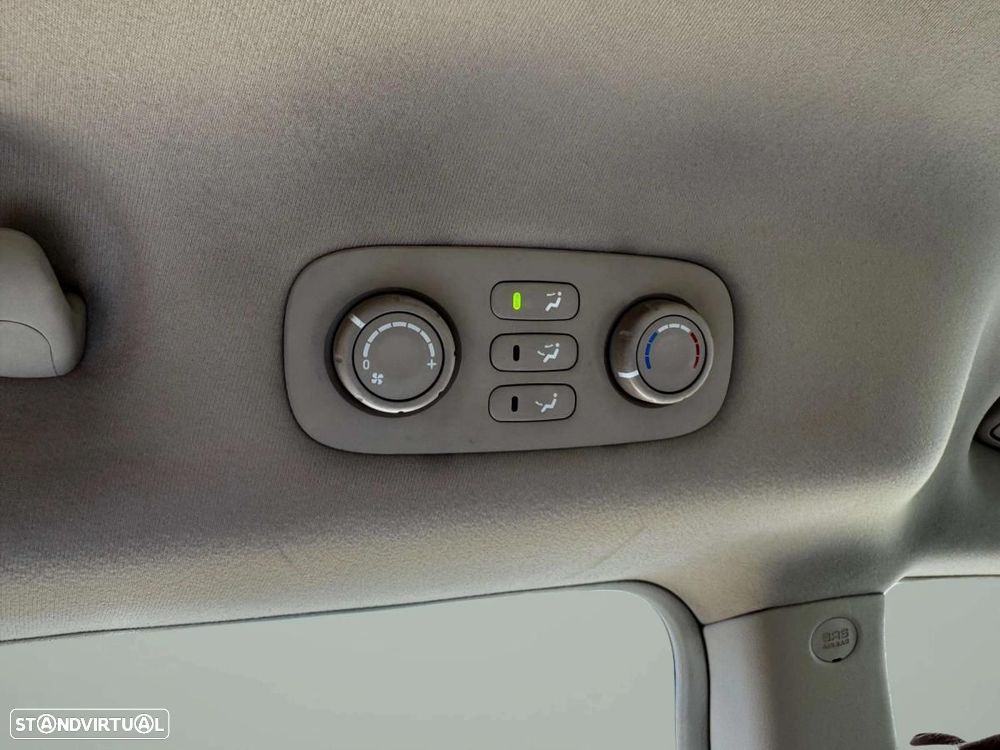 Kia Carnival 2.9 CRDi VGT LX - 12