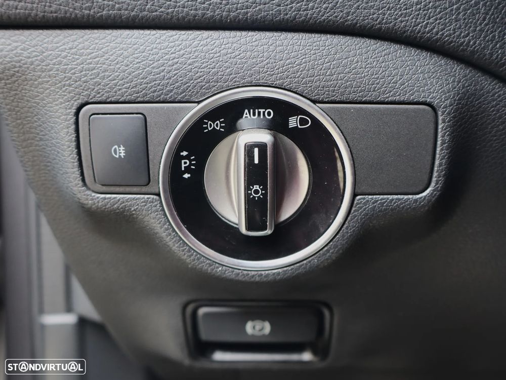 Mercedes-Benz GLA 180 d AMG Line - 14