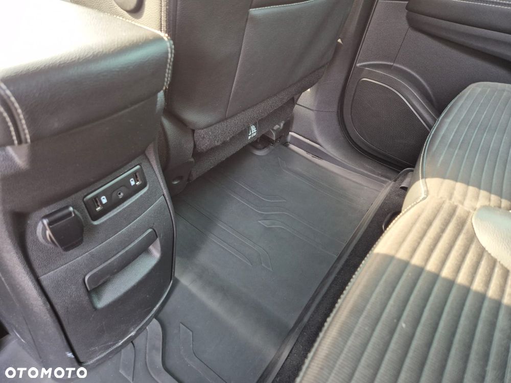 Renault Grand Scenic - 17
