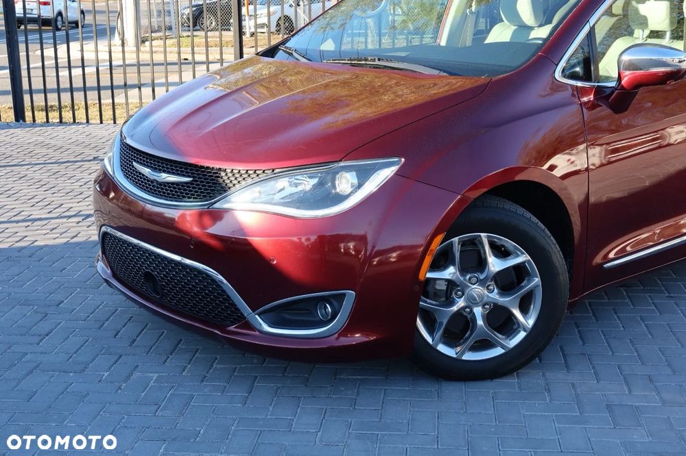 Chrysler Pacifica - 8