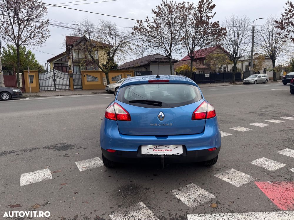 Renault Megane ENERGY dCi 110 Start & Stop Paris Business - 4