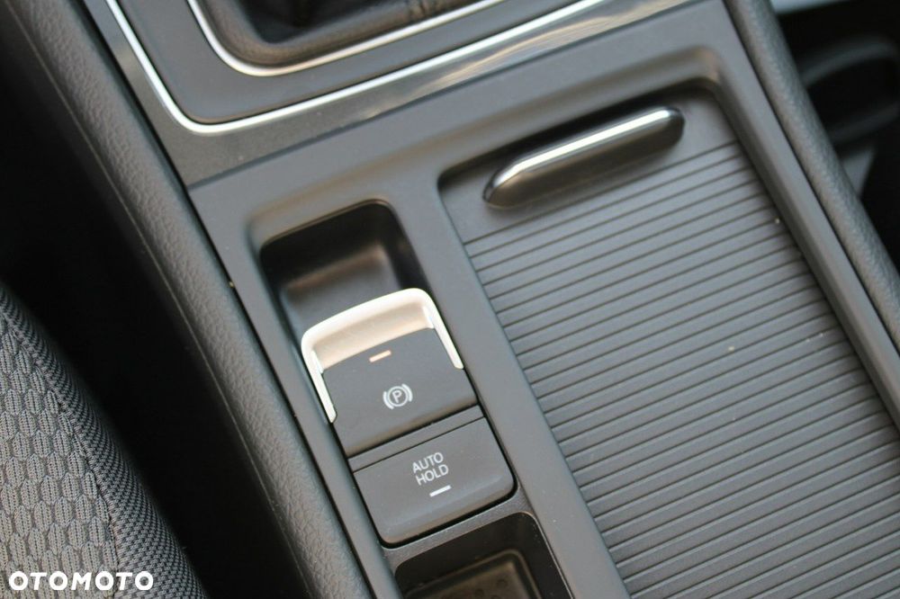 Volkswagen Golf - 27