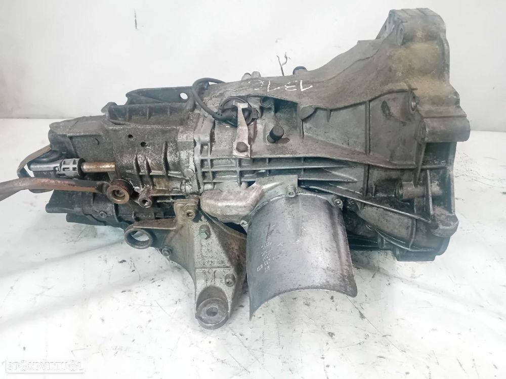 Caixa de velocidades manual VOLKSWAGEN Passat (3B2) - 4