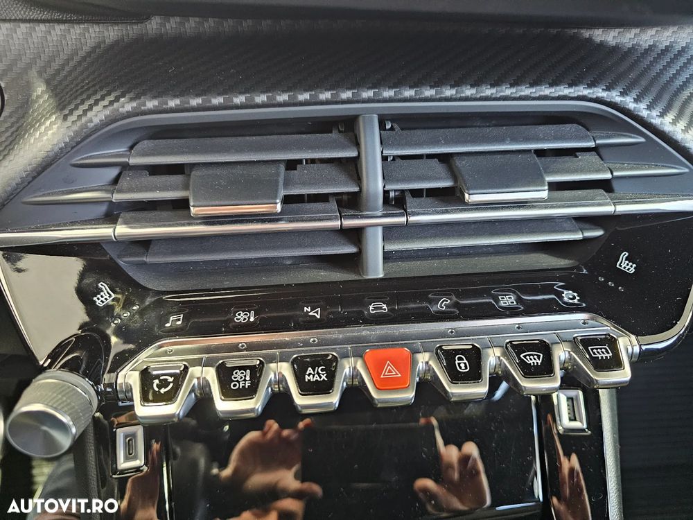 Peugeot 2008 1.2 PureTech BVM6 STT GT - 11