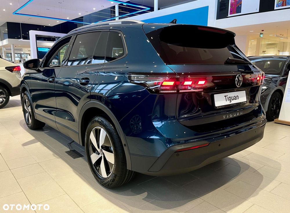 Volkswagen Tiguan - 4