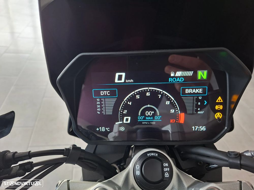 BMW F 900 R Triple Black - 14