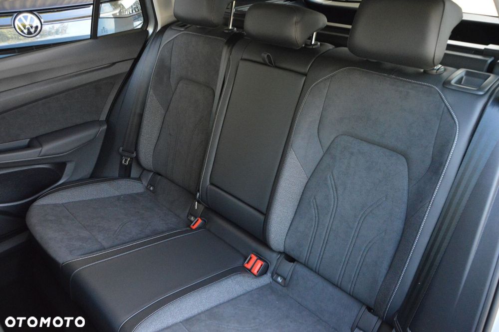 Volkswagen Golf - 24