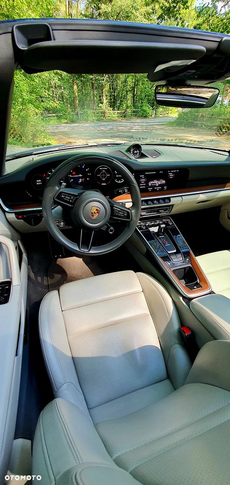 Porsche 911 Carrera 4 - 5
