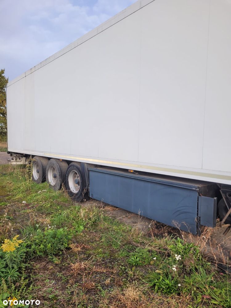 Schmitz Cargobull SKO 24 - 11