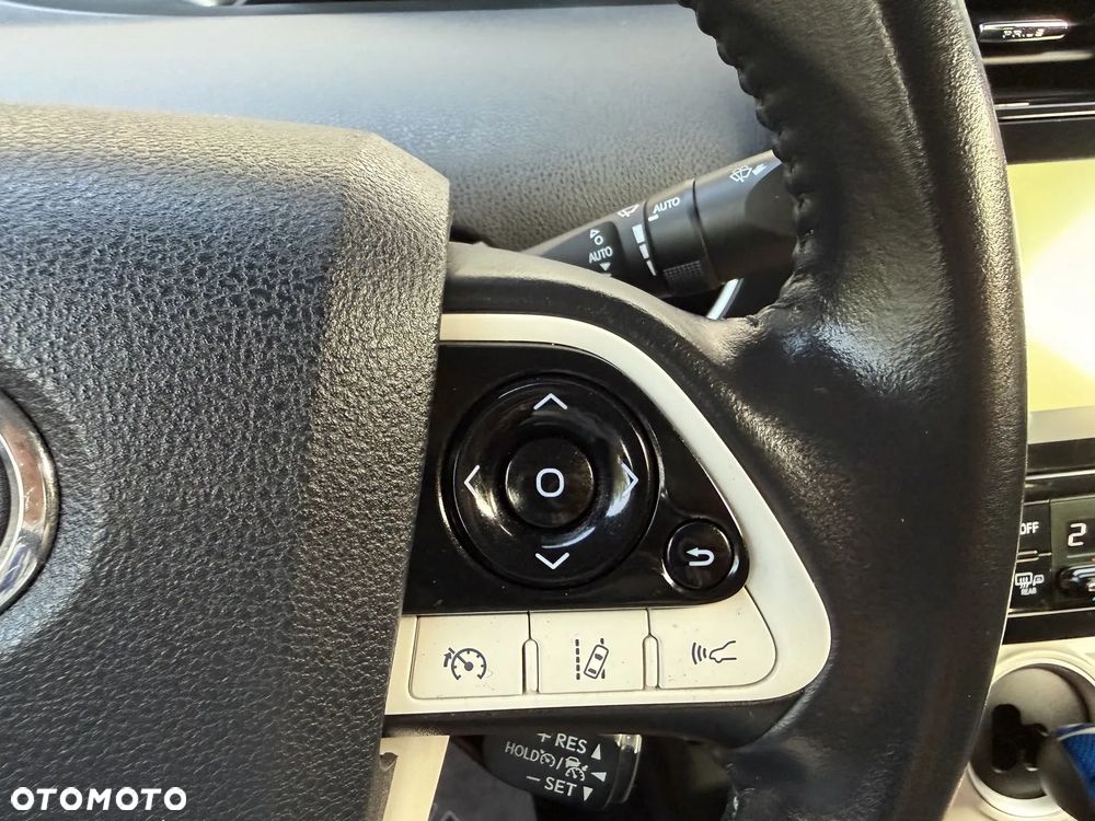Toyota Prius Hybrid Executive - 33