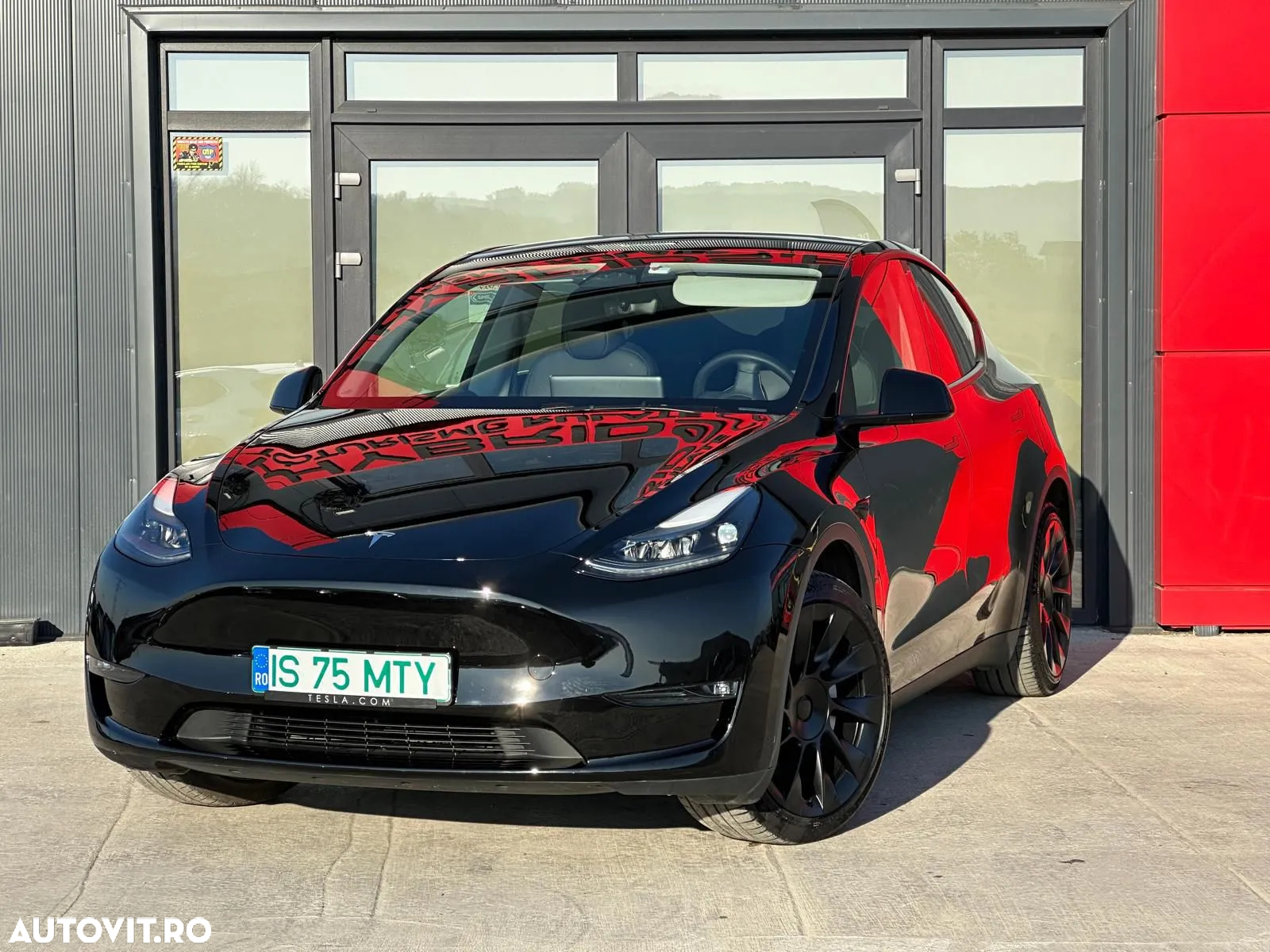 Tesla Model Y AWD Performance - 4
