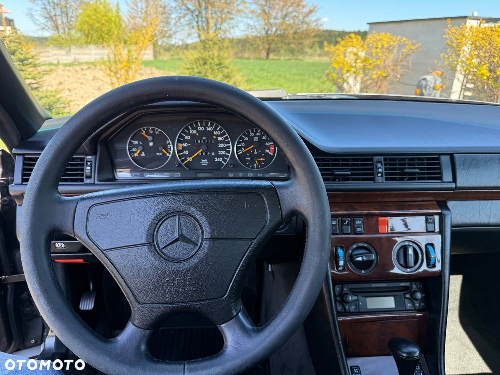 Mercedes-Benz W124 (1984-1993) - 13