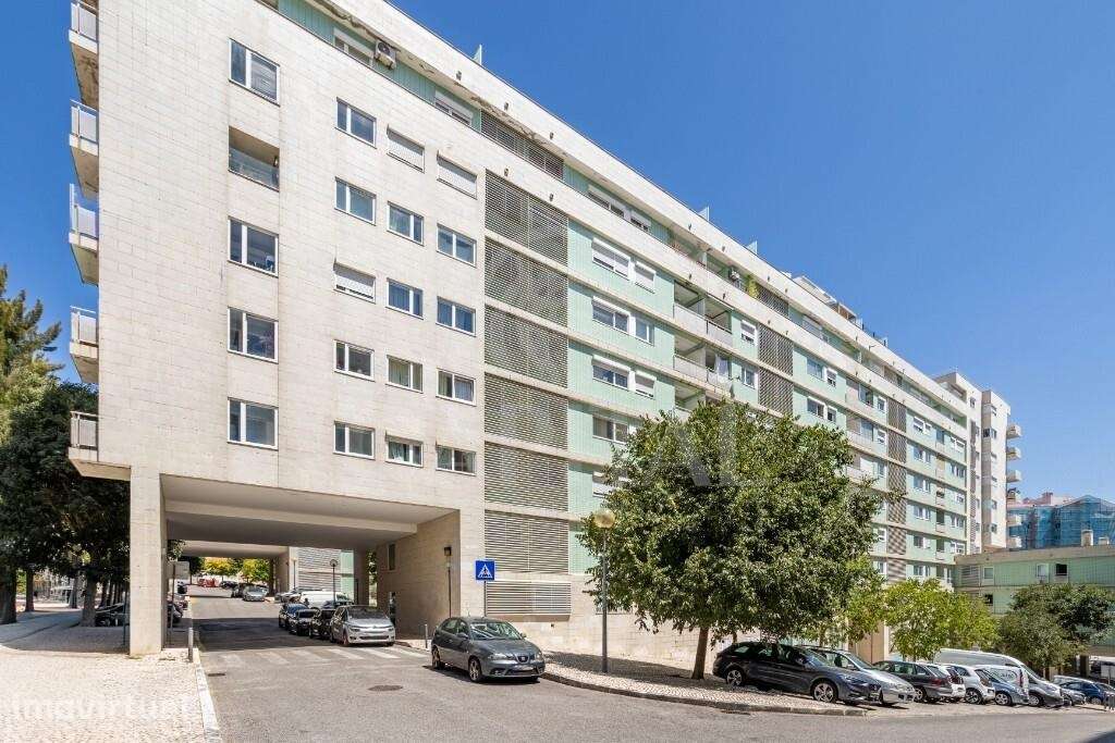 Apartamento T2 na Alta de Lisboa com Porteiro 24h e garagem - Grande imagem: 3/29