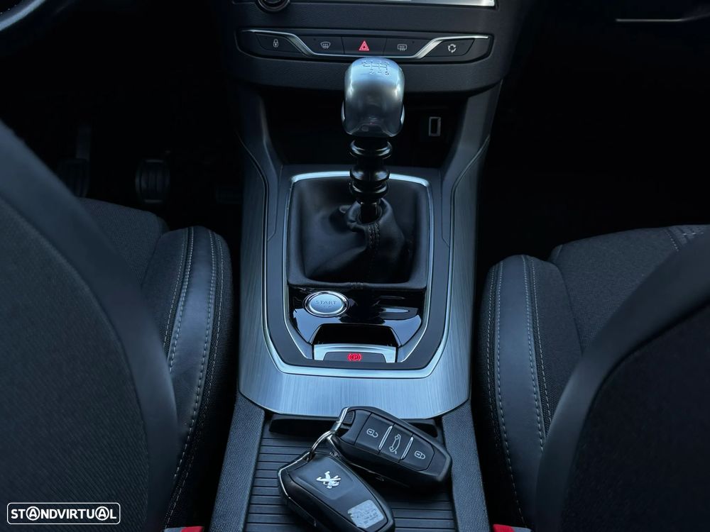 Peugeot 308 1.2 PureTech Allure - 11