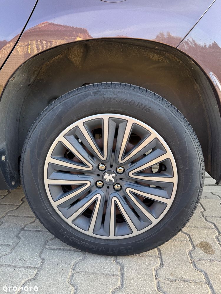 Peugeot 2008 PureTech 82 Style - 22