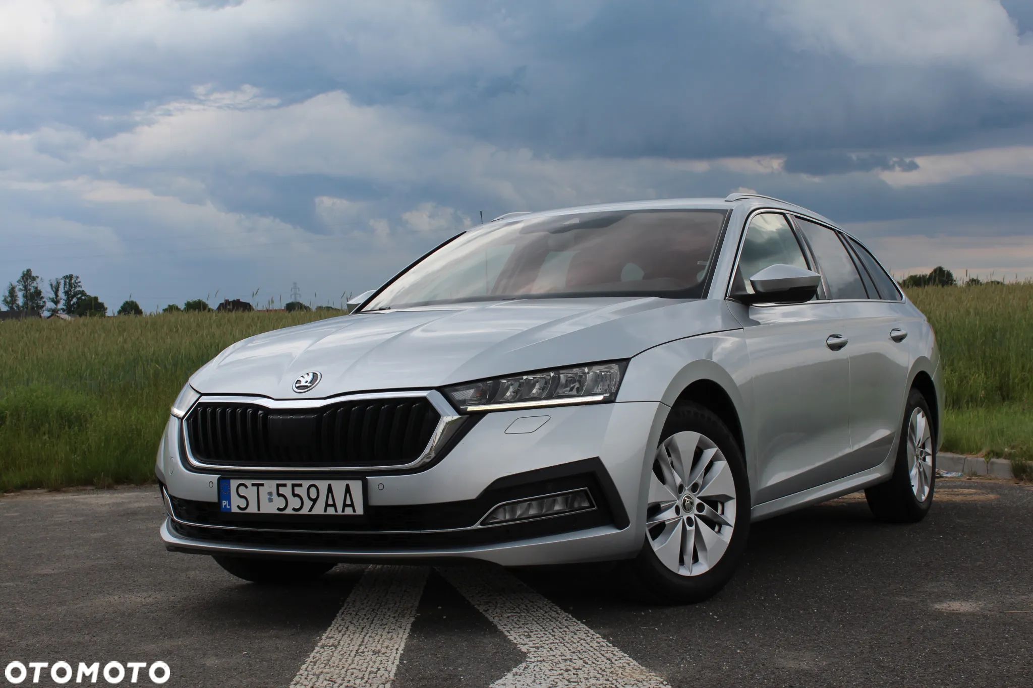 Skoda Octavia Combi 2.0 TDI DSG Edition - 1