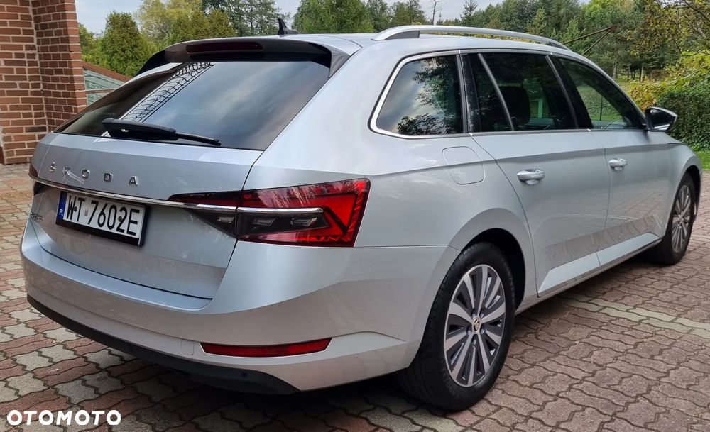 Skoda Superb 2.0 TDI SCR Style DSG - 4