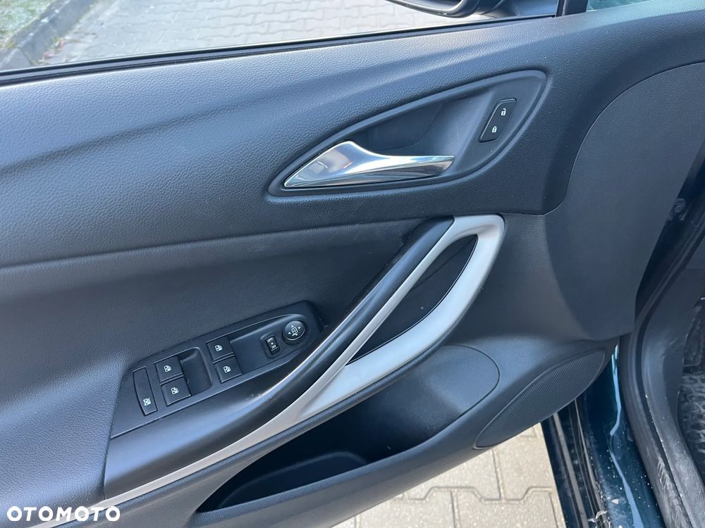 Opel Astra 1.4 T Dynamic S&S - 9