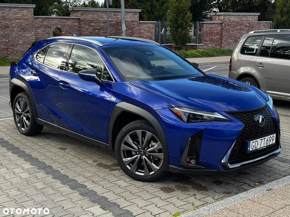 Lexus UX 300h F Sport Design - 2