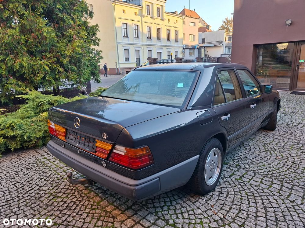 Mercedes-Benz W124 (1984-1993) 1989