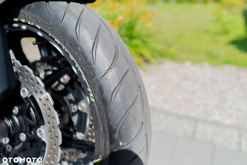 Kawasaki Ninja 1000 SX - 12