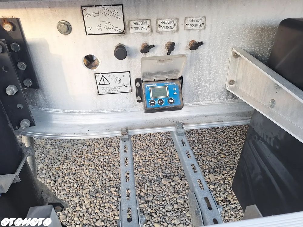 Benalu 28m3 / 2013 / 2 osie podnoszone / Import Francja - 13