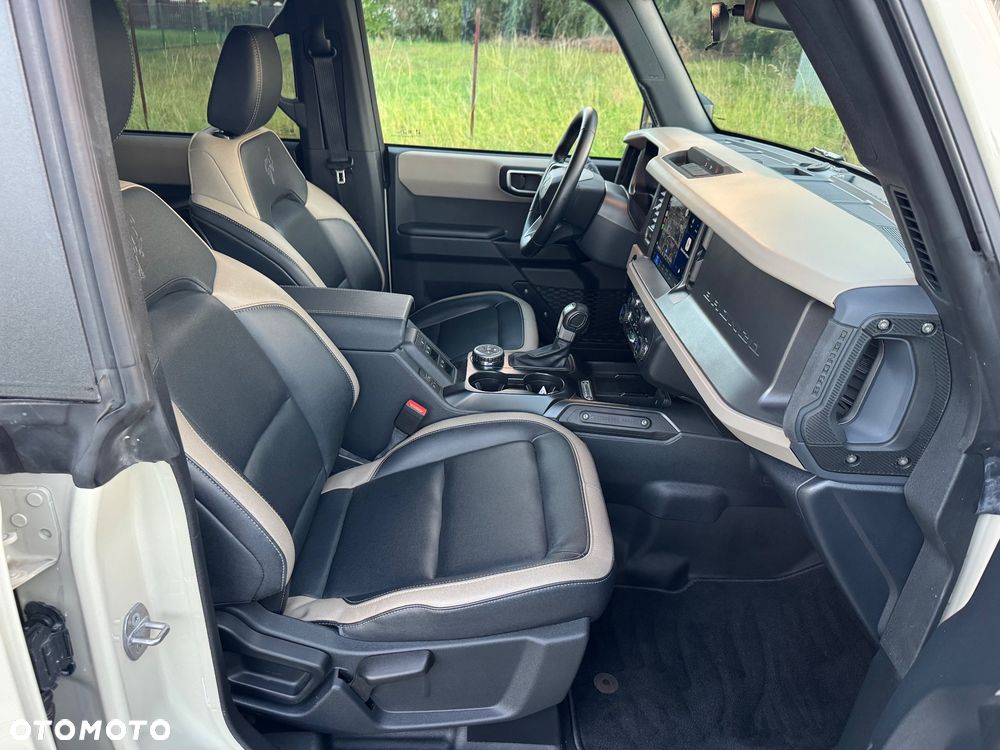 Ford Bronco - 5