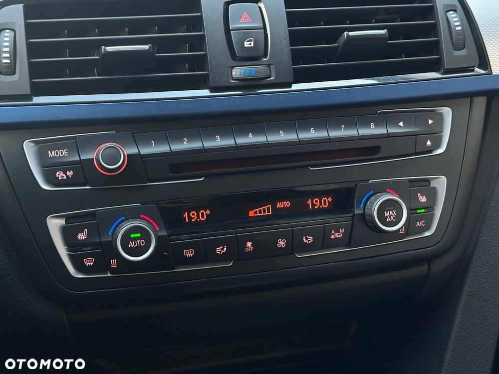 BMW Seria 3 335i xDrive - 21