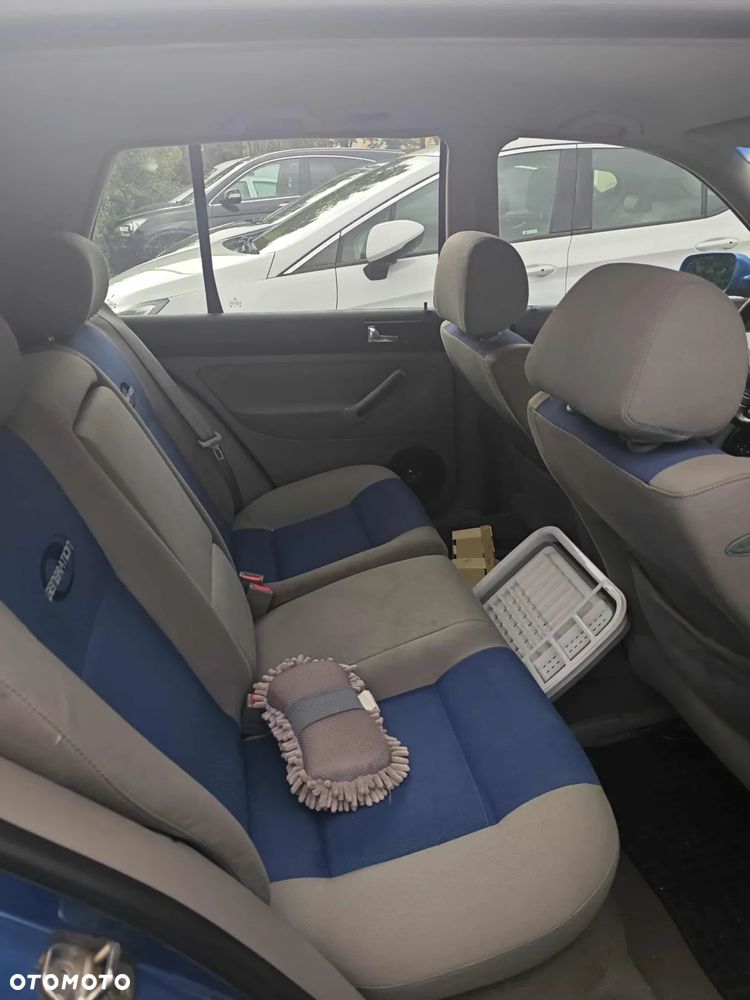 Volkswagen Golf 1.9 TDI - 6