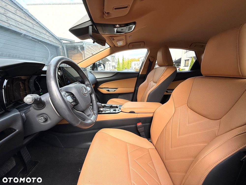 Lexus NX 450h+ Omotenashi AWD - 15