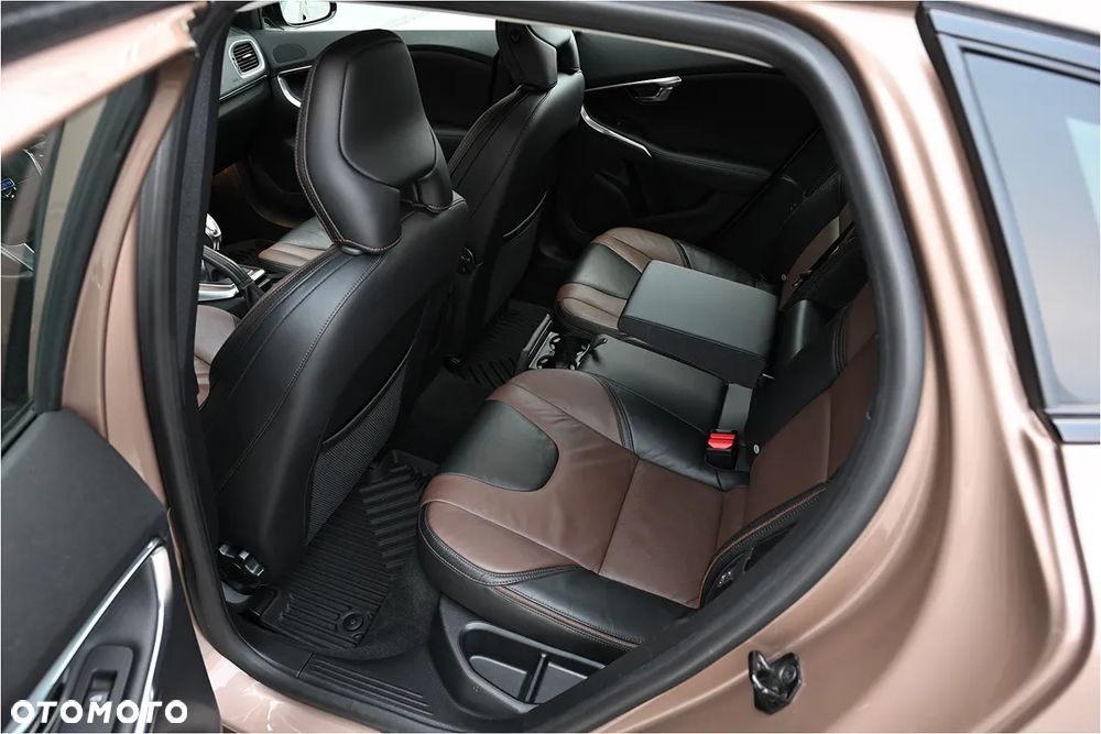 Volvo V40 Cross Country D3 Summum - 9