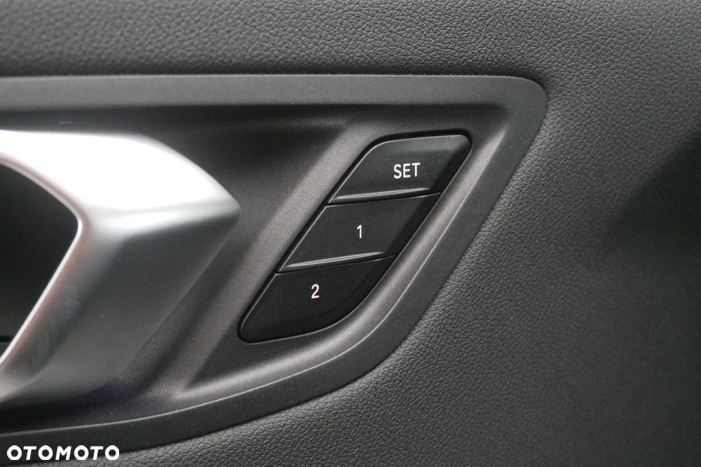 BMW Seria 1 - 33
