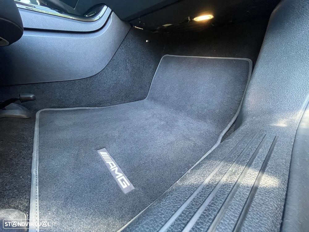 Mercedes-Benz A 250 e 8G-DCT AMG Line - 44