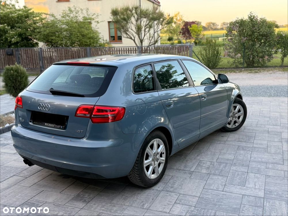 Audi A3 Sportback 1.8 TFSI Ambiente - 3