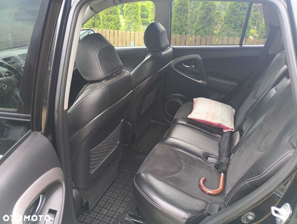 Toyota RAV4 - 7