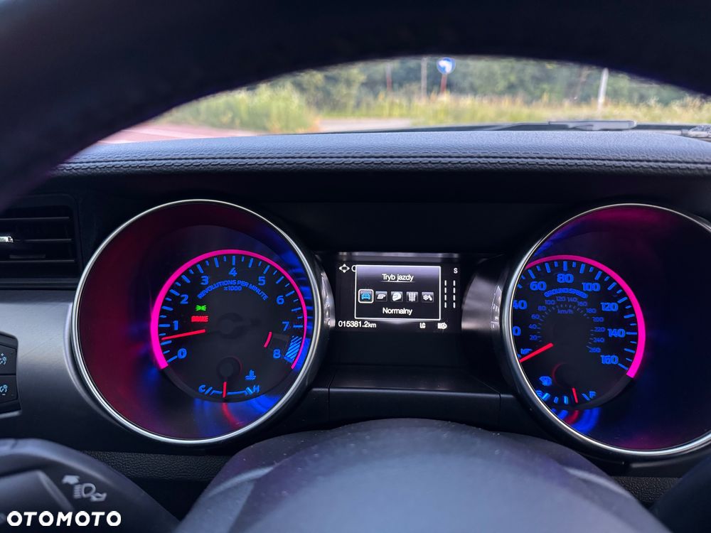 Ford Mustang 5.0 V8 GT - 12