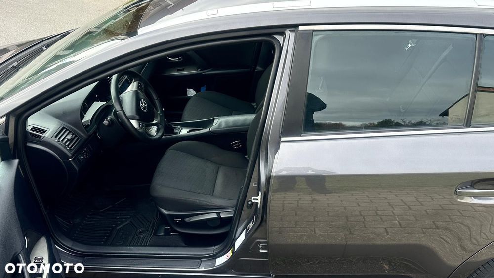 Toyota Avensis 2.0 D-4D 2010 - 12