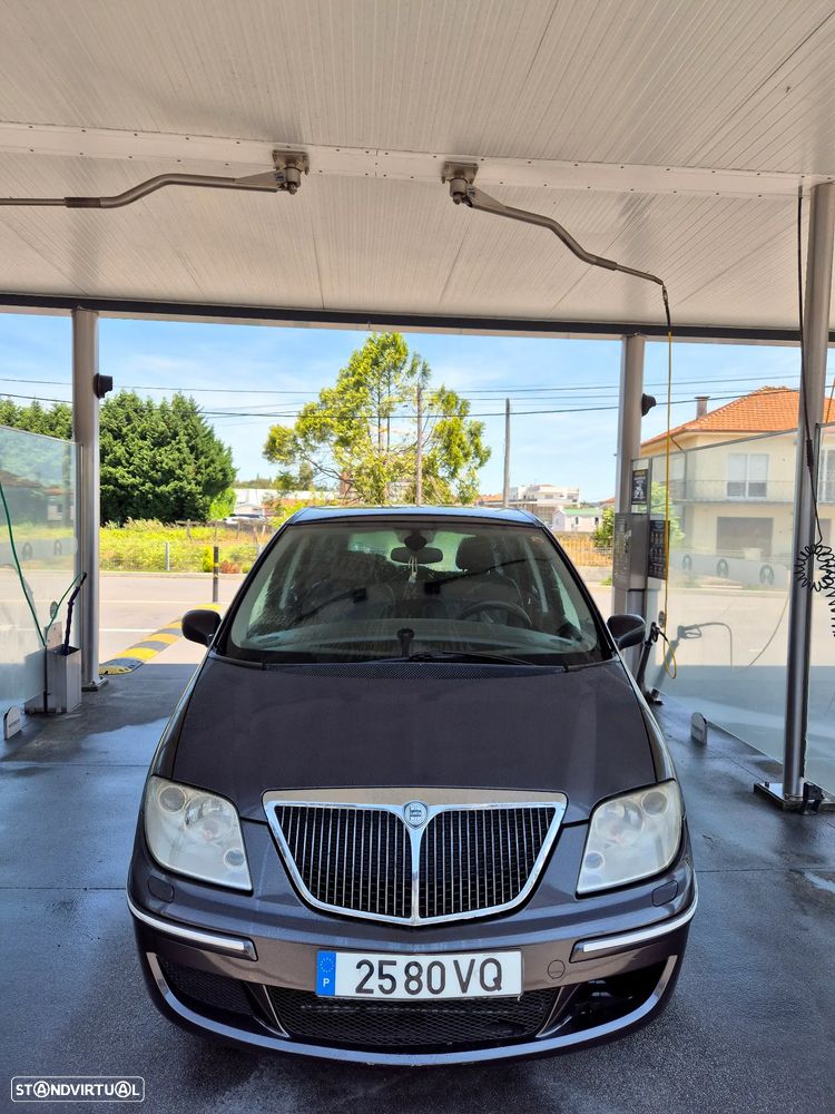 Lancia Phedra 2.2 JTD - 1