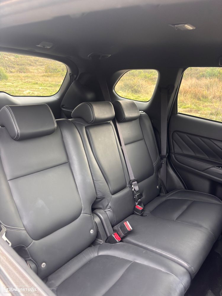 Mitsubishi Outlander 2.0 PHEV Intense Navi - 16